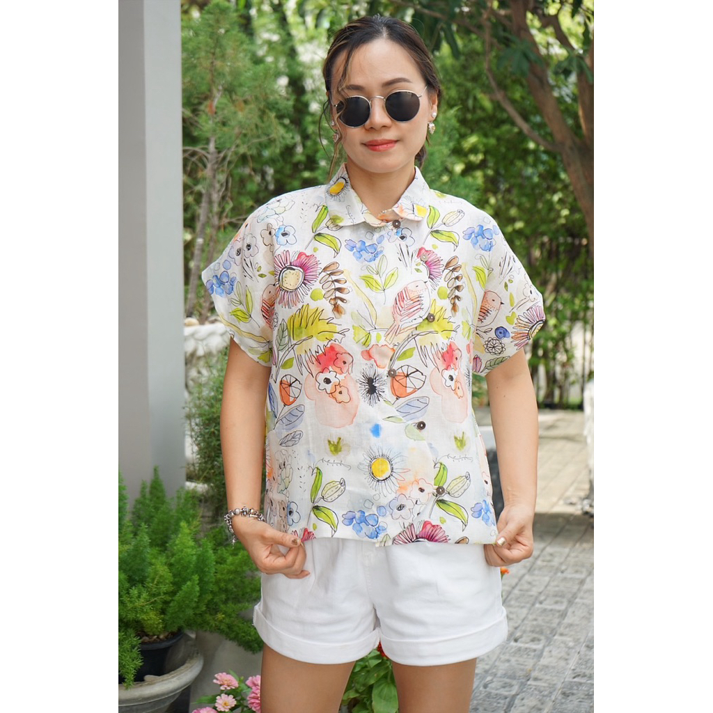 5th Jan เสื้อเชิ้ต คอปกมน แขนในตัว กระดุมผ่าหน้า สาบกระดุมโค้ง ชายเสื้อโค้ง ผ้าลินินแท้ 100% พิมพ์ลา