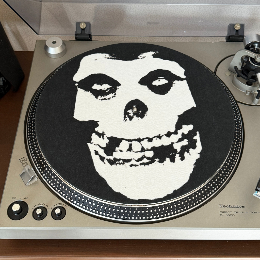 แผ่นรองแผ่นเสียง รูปหัวกระโหลก Turntable Felt Slipmat Ghost Skull