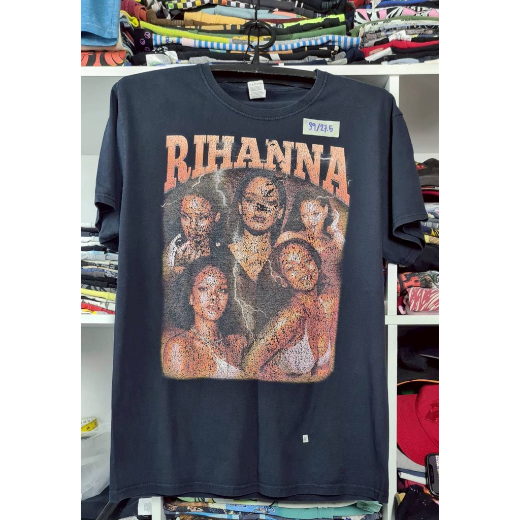 เสื้อ Rihanna (M) ป้าย FRUIT สกรีนลอก,แตกร้าวตามภาพ