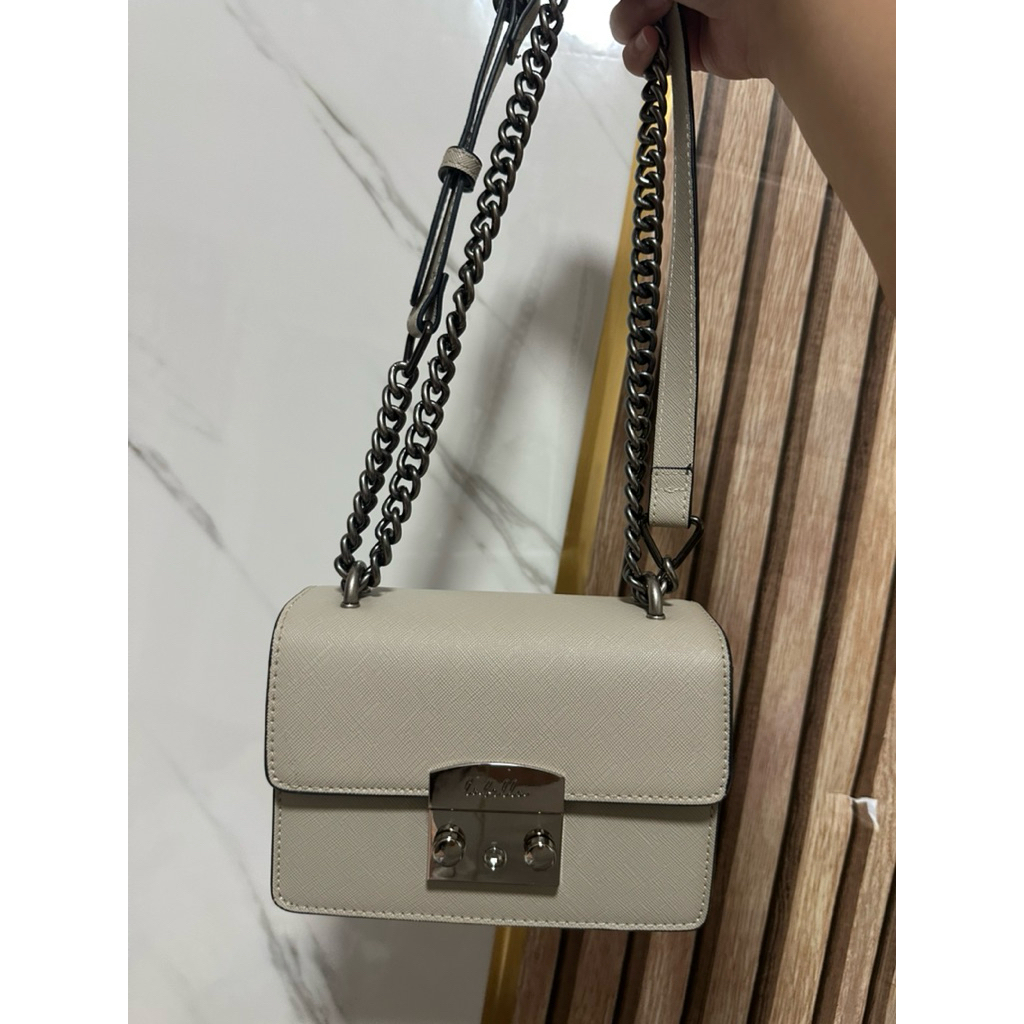 ส่งต่อกระเป๋าLabellaไซส์ s มือ2(ไม่มีตำนิ)ของเเท้100%