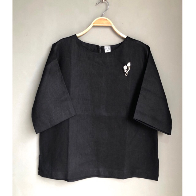 เสื้อลินินแท้ สีดำ  แบบสวยๆ มีหลายแบบให้เลือก  size 38-46