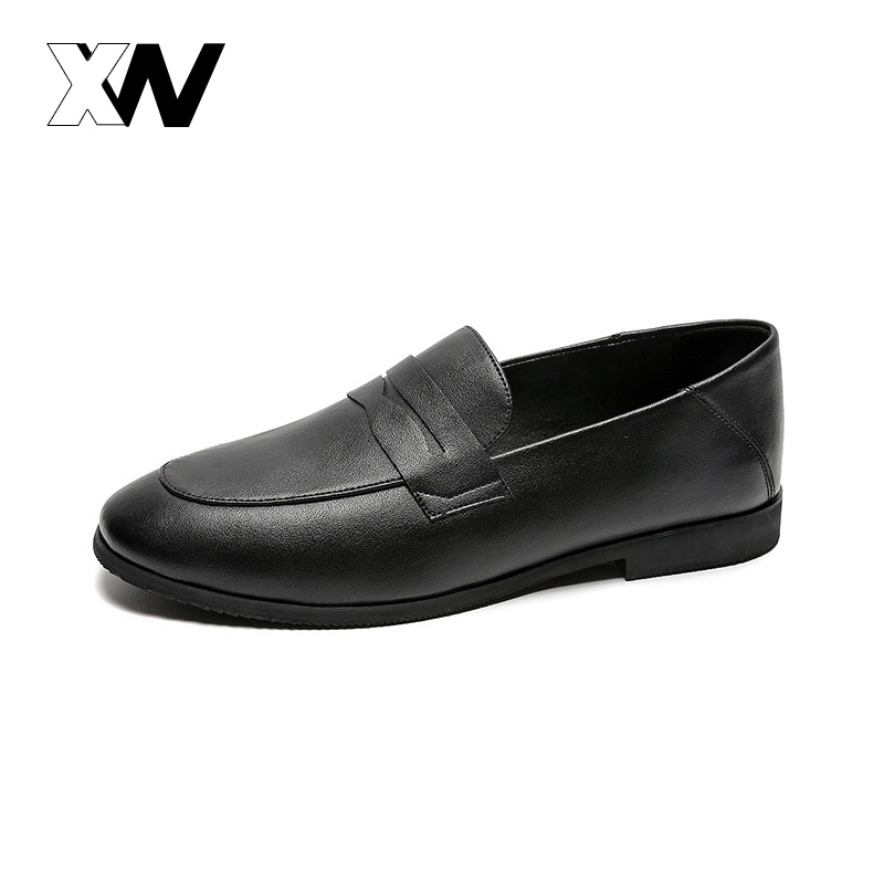 XWbrand รองเท้าหนังสำหรับผู้ชายคู่นี้มีส้นหนาและมีพื้นรองรับน้ำหนักเท้า ดีไซน์แบบธุรกิจที่สร้างความส