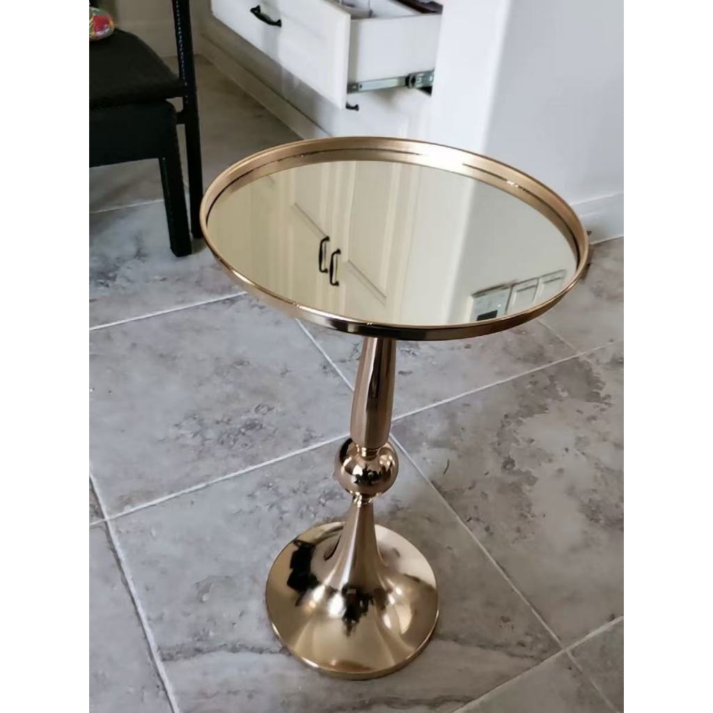 โต๊ะกาแฟข้าง/โต๊ะมุมสไตล์อิตาลีเรียบง่ายสำหรับห้องนั่งเล่น โดดเด่นด้วยดีไซน์เหล็กดัดโลหะสุดทันสมัย - รูปที่ 5