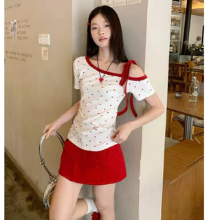 พร้อมส่งในไทย เสื้อยืดปาดไหล่ แขนสั้น ลายหัวใจ ไหล่เฉียง ดีเทลผูกไหล่🍒Lalita