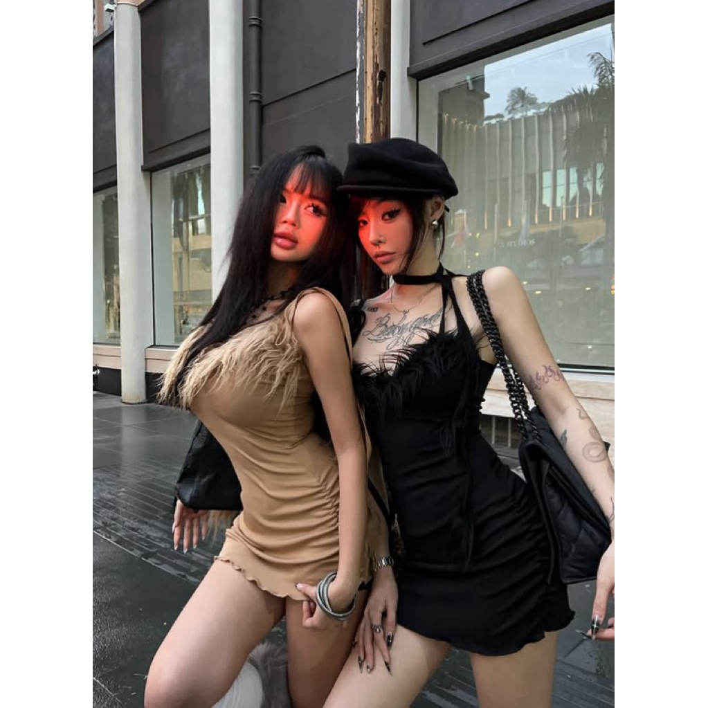 Pre-order (14-20days) แบรนด์เวียดนาม 🇻🇳 Nhabachtuoc | 2-strap dress with messy fur trim (mess fur bo