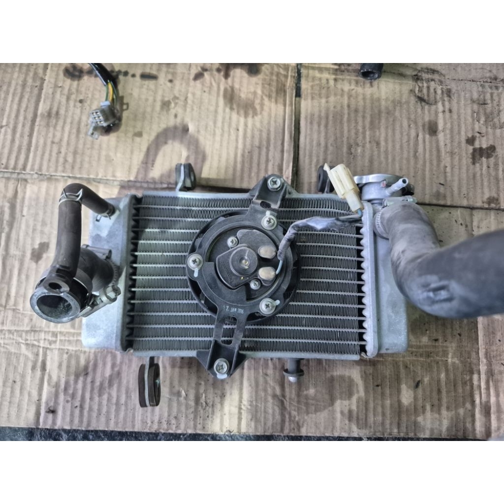 หม้อน้ำเดิม R15  Mslaz พร้อมพัดลม มือสอง