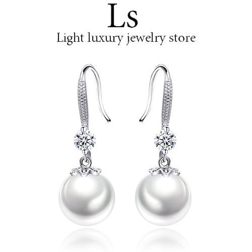 LS jewelry ✨ต่างหูมุกสีเงินสำหรับผู้หญิง ต่างหูแฟชั่นสไตล์เกาหลี เรียบง่ายและเป็นที่นิยม