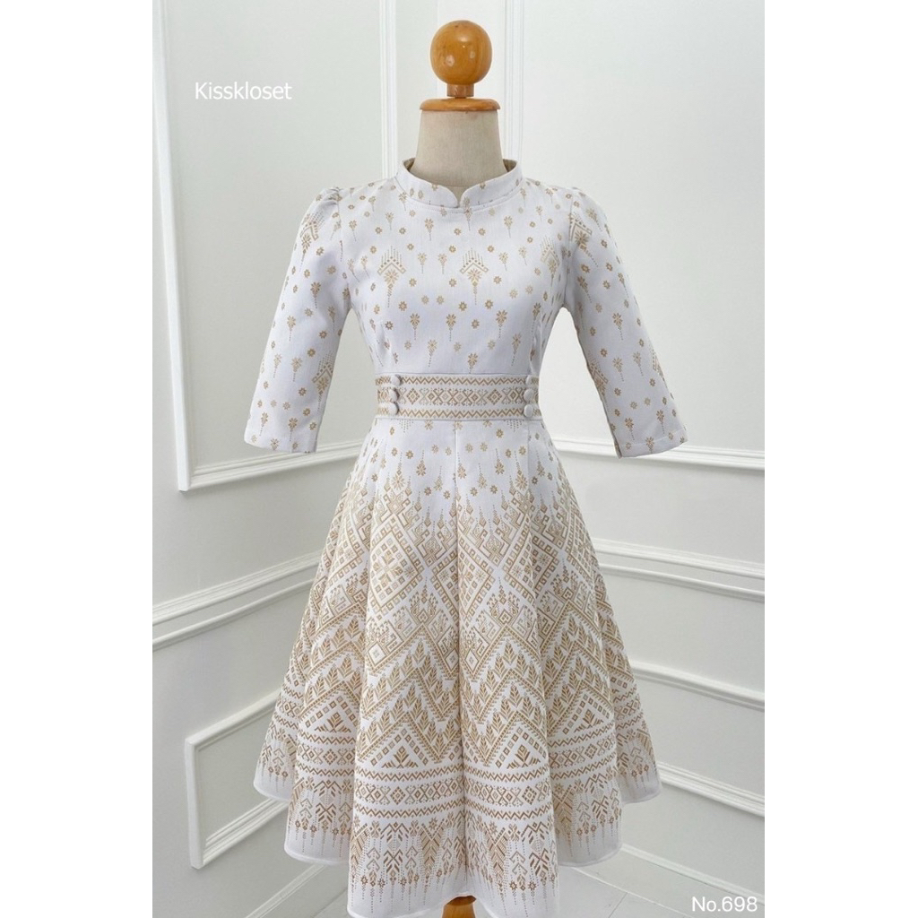 Pre O-der สีขาวงา S-M-L-XL-2Xl-3Xl-4Xl-5Xl พร้อมส่ง 10/1/69  N698✨  ชุดเดรสผ้าฝ้ายทอลายเทียนหยด แต่ง