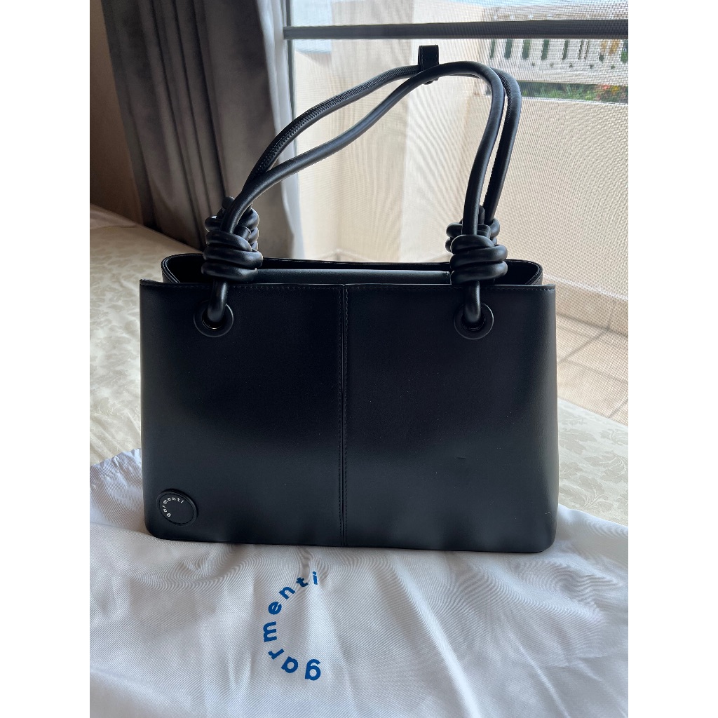 [ส่งต่อ] กระเป๋า GARMENTI - Carry All (Medium-Midnight)