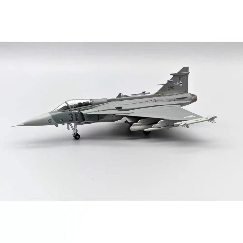 【Pre-Order】 – Aircraft Diecast Model Aviation72 Saab Gripen JAS-39A Hungarian Air Force 1:72 🇭🇺✈️
