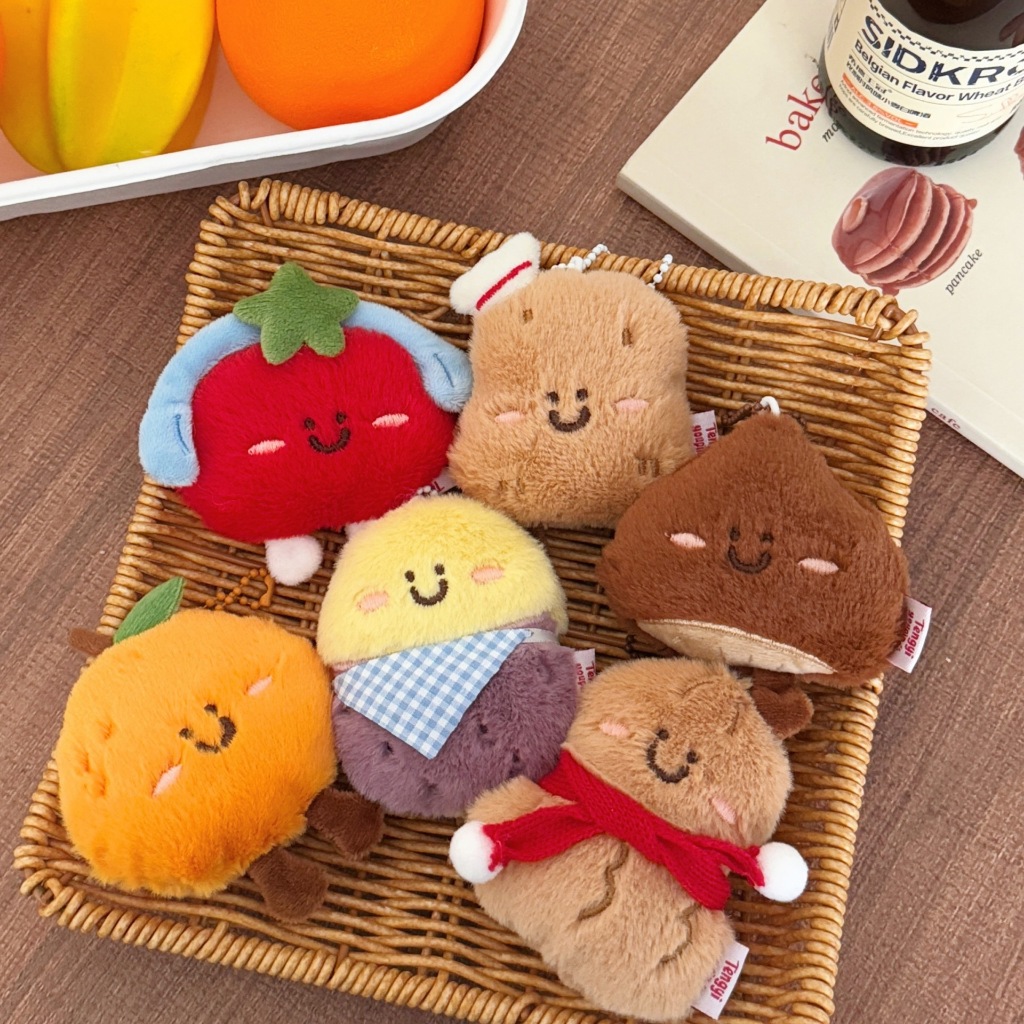 ร้านไทย พร้อมส่ง! พวงกุญแจตุ๊กตา ที่แขวนกระเป๋า ที่แขวนแอร์พอต ของขวัญปัจฉิม เป็นพวงกุญแจ ลายหมาแมว