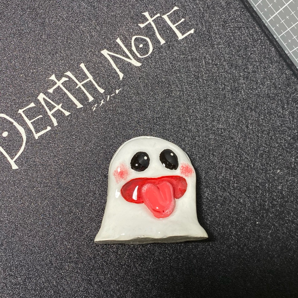 พร้อมส่ง 🫶🏻 ดินปั้นแฮนด์เมด ที่เสียบรูป ที่เสียบการ์ด ธีมฮาโลวีน ผีน้อยสุดคิ้วท์ 👻 ปั้นจากดินเยื่อกร