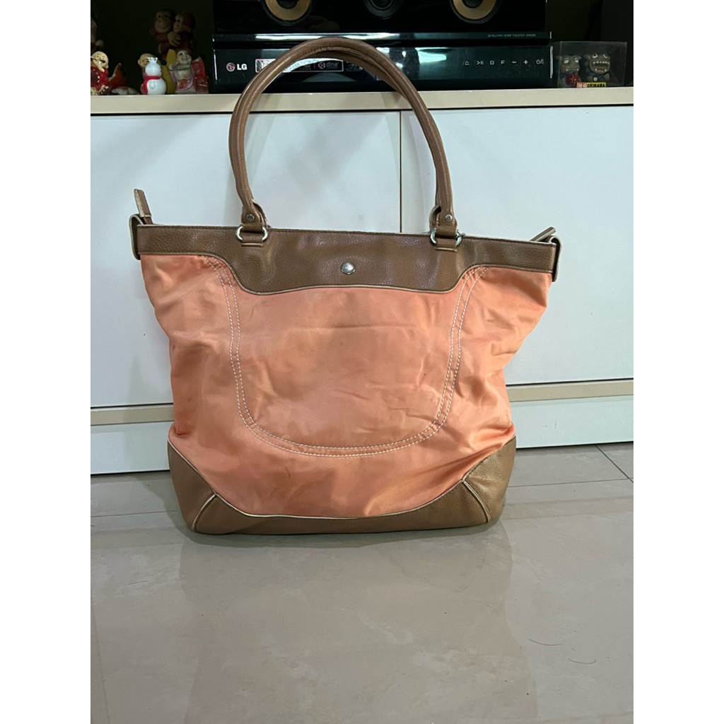 กระเป๋าสะพายข้างespritมือสอง