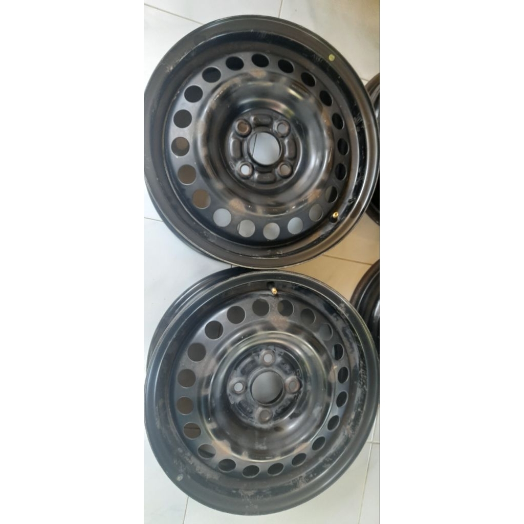 ล้อกระทะเหล็กมือ2ขอบ15 4รู100(ผ่านการใช้งาน) CB54.1ใส่vios yaris,swift,crazy,mazda2