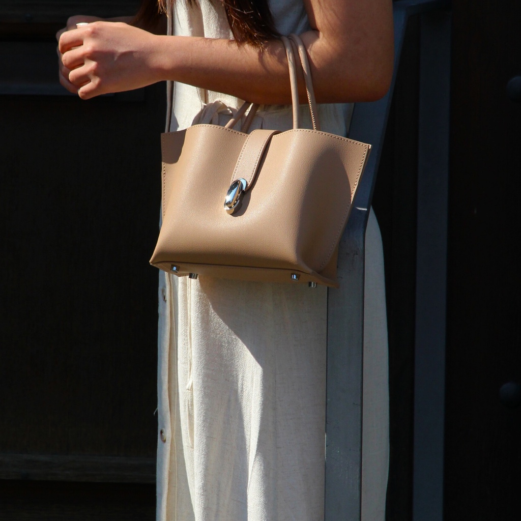 ANYA | กระเป๋าหนังแท้ Smooth Cowhide | CURÀ