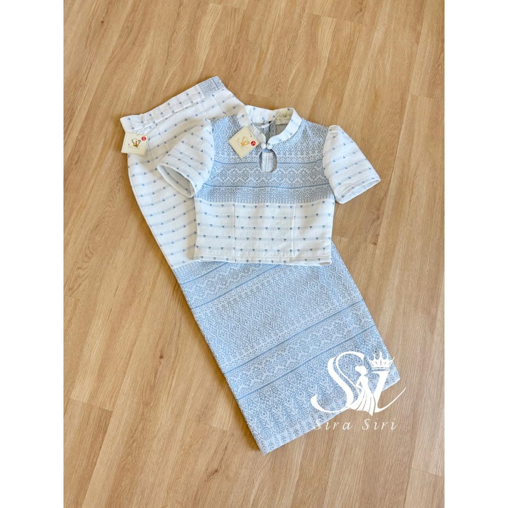 ชุดผ้าไทยทำบุญสีขาว ทอลายน่ารัก