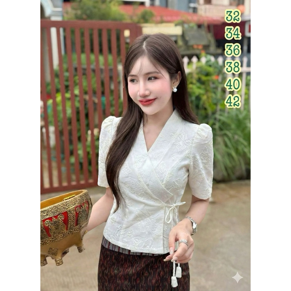 ผ้าไหมแบบคอจิบ ลายลูกไม้เสื้อใส่ทำบุญ พร้อมส่ง1สนข