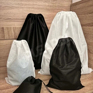 ถุงผ้าหูรูด Drawstring Bag ใบใหญ่ ผ้าสปันบอนด์ สีขาว สีดำ ใช้เก็บของ กระเป๋า รองเท้า กันฝุ่น พร้อมส่ง