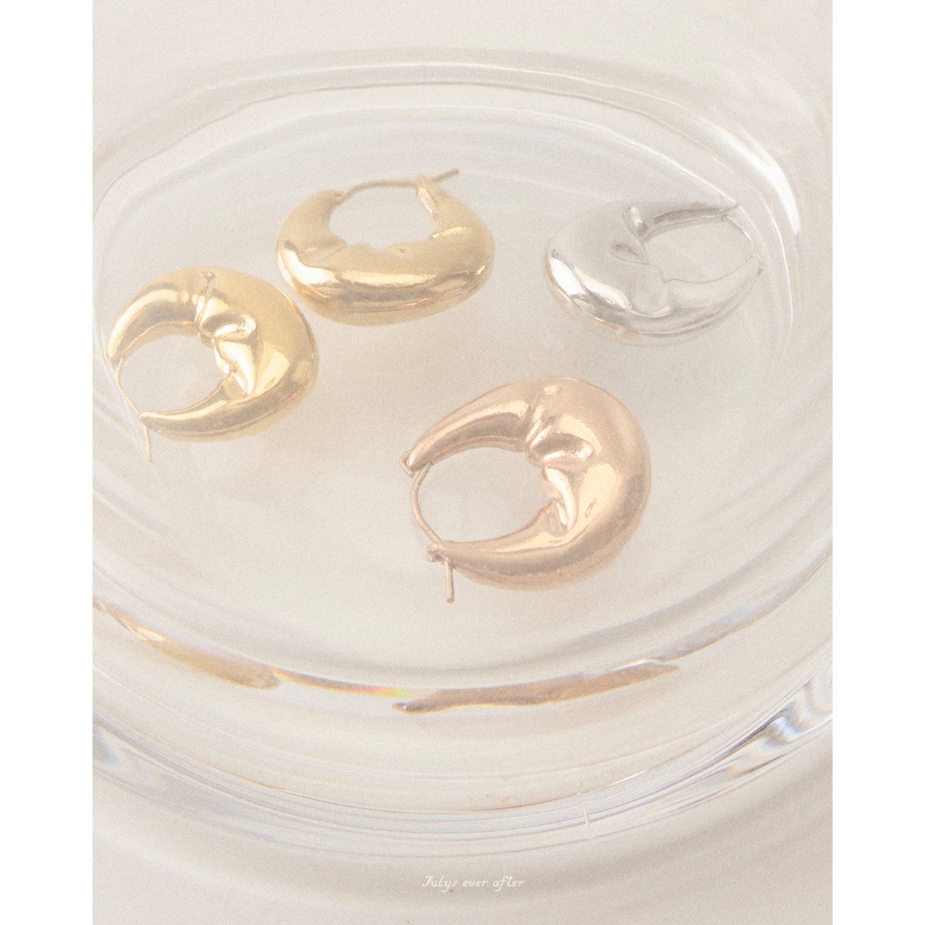 Julys - baggy huggie earrings (PVD coating)