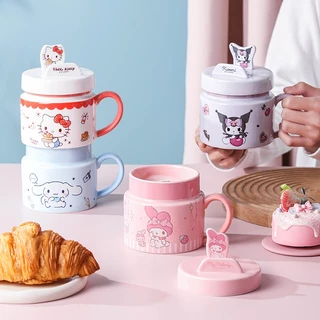 【ของแท้】Sanrio ซานริโอ แก้วเซรามิก มีฝา 400ml ฝาเป็นที่วางโทรศัพท์ ลายน่ารัก กล่องสวยงาม ของขวัญวันหยุด ใช้ทุกวัน ส่งฟรี