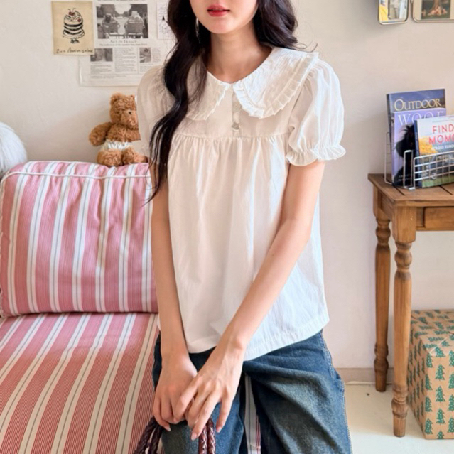 twinkle blouse ทวิ้งเคิ้ลเบล้าส์ เสื้อคอบัวระบายจั้มแขน jellybutter