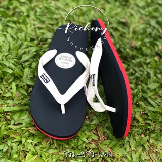 รองเท้าแตะ ทูโทน สายหนา Hippo Bloo สีกรมตัดขาวแดง ใส่ได้ทั้ง…