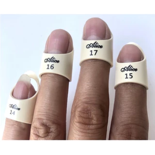 ปิ๊กกีต้าร์นิ้ว Finger Guitar Pickแบบพลาสติก สวยๆ มีให้เลือกหลายขนาด สายเกาห้ามพลาดจ้า