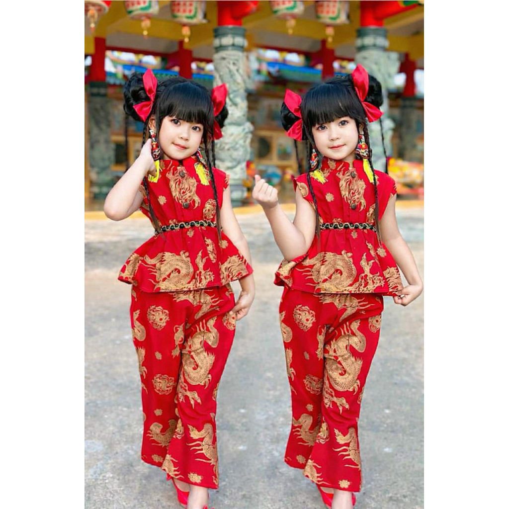พร้อมส่ง ✨ ชุดเซ็ต 2 ชิ้น ตรุษจีนเด็กผู้หญิง ลายมังกรสุดปัง ✨  เสริมความเฮง รับความปัง ใส่แล้วน่ารักโดดเด่นทุกงาน