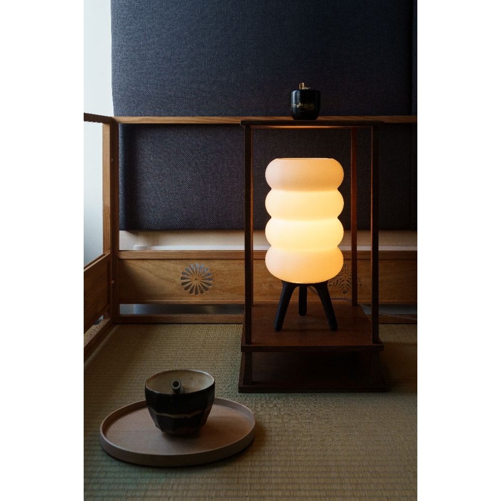 MEGA BAGEL LAMP โคมไฟตั้งโต๊ะ เมก้า-เบเกิ้ล