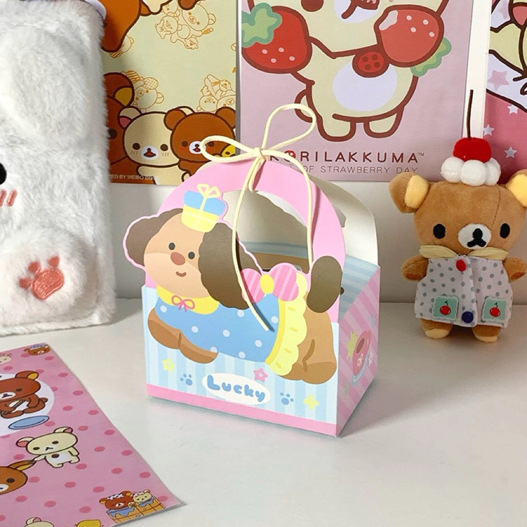ส่งจากไทย🇹🇭 กล่องของขวัญ🎀 ลายน่ารัก พร้อมหูหิ้ว 12×7.7×15.7 cm.