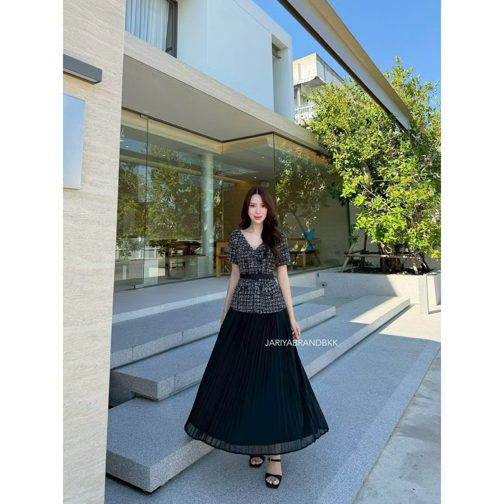 JARIYA ไซส์ M ชุดเซ็ต 3 ชิ้น เสื้อ เข็มขัด กระโปรง