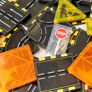 Magnet Tiles TRACK Builder ของเล่นตัวต่อแม่เหล็กรางรถชุดนักสร้าง 53 ชิ้น