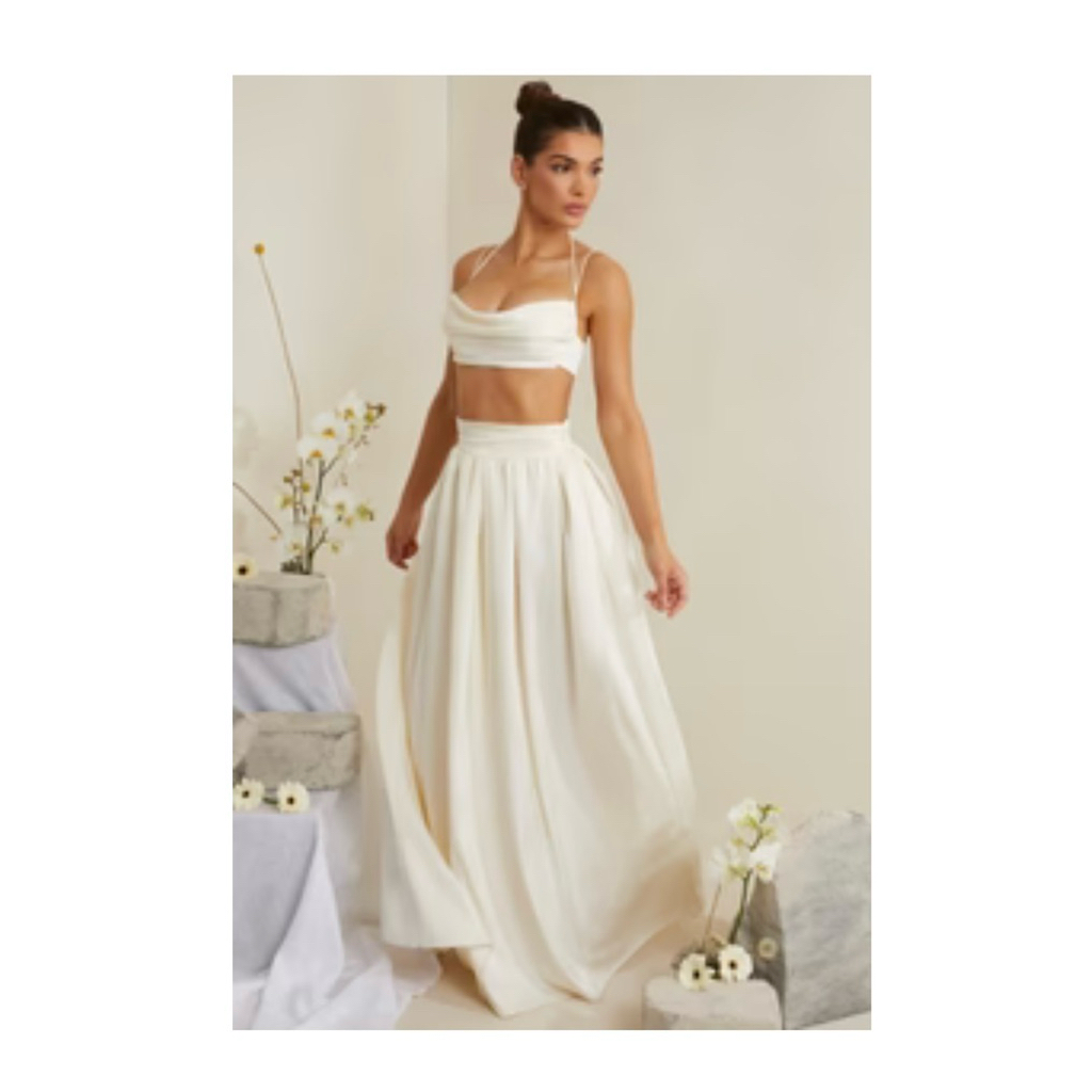 เซทเสื้อครอป กับกระโปรงยาว oh polly