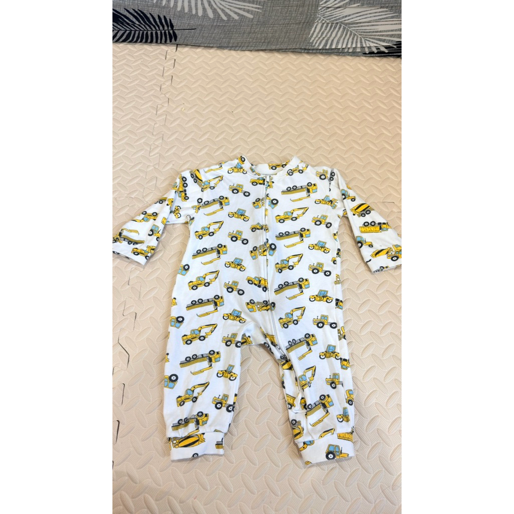 ชุดนอนเด็ก 2 way zipper ของ Kumi มือสอง Size 12-18m.