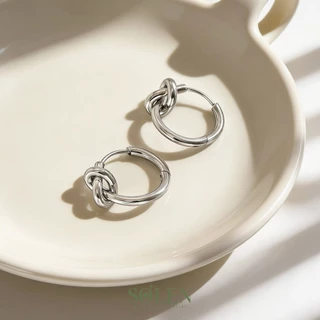 SOLEN Signature Hoop ต่างหูห่วงดีไซน์ผูกปม French Knot ไทเทเนียม สวย น้ำหนักเบาใส่สบาย