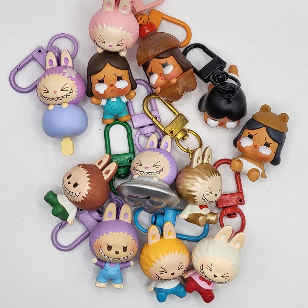 POP mart pop bean crybaby labubu molly keycharm พวงกุญแจ ป๊อปบีน popbean