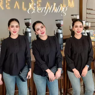 Everything - เสื้อทำงานผู้หญิงคอกลมทรงปล่อย แขนยาว กระดุมหน้า แต่งตีเกล็ดหน้า (6508)