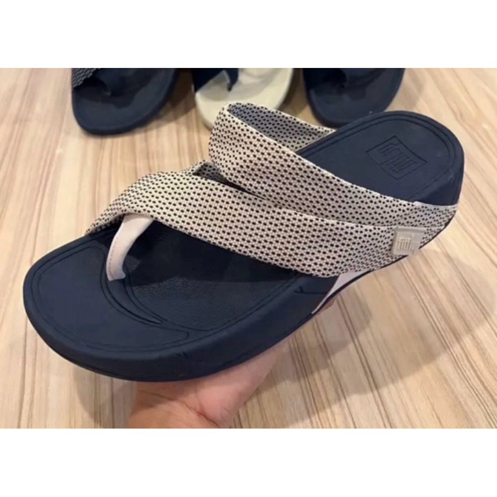 รองเท้าแตะ FitFlop แบบหูหนีบใส่ได้ทั้งหญิงผู้ชาย นิ่น เบา สวย ร...สินค้าพร้อมส่งมีไซส์ 36 ถึง 45