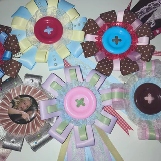 Rosette ribbon - เข็มกลัด + พวงกุญแจ ริบบิ้น 🎀