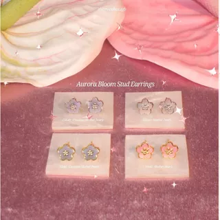 ต่างหู Aurora Bloom Stud Earrings วัสดุพิเศษ Mother of Pearl ก้านเงินแท้ S925 - The Green Box