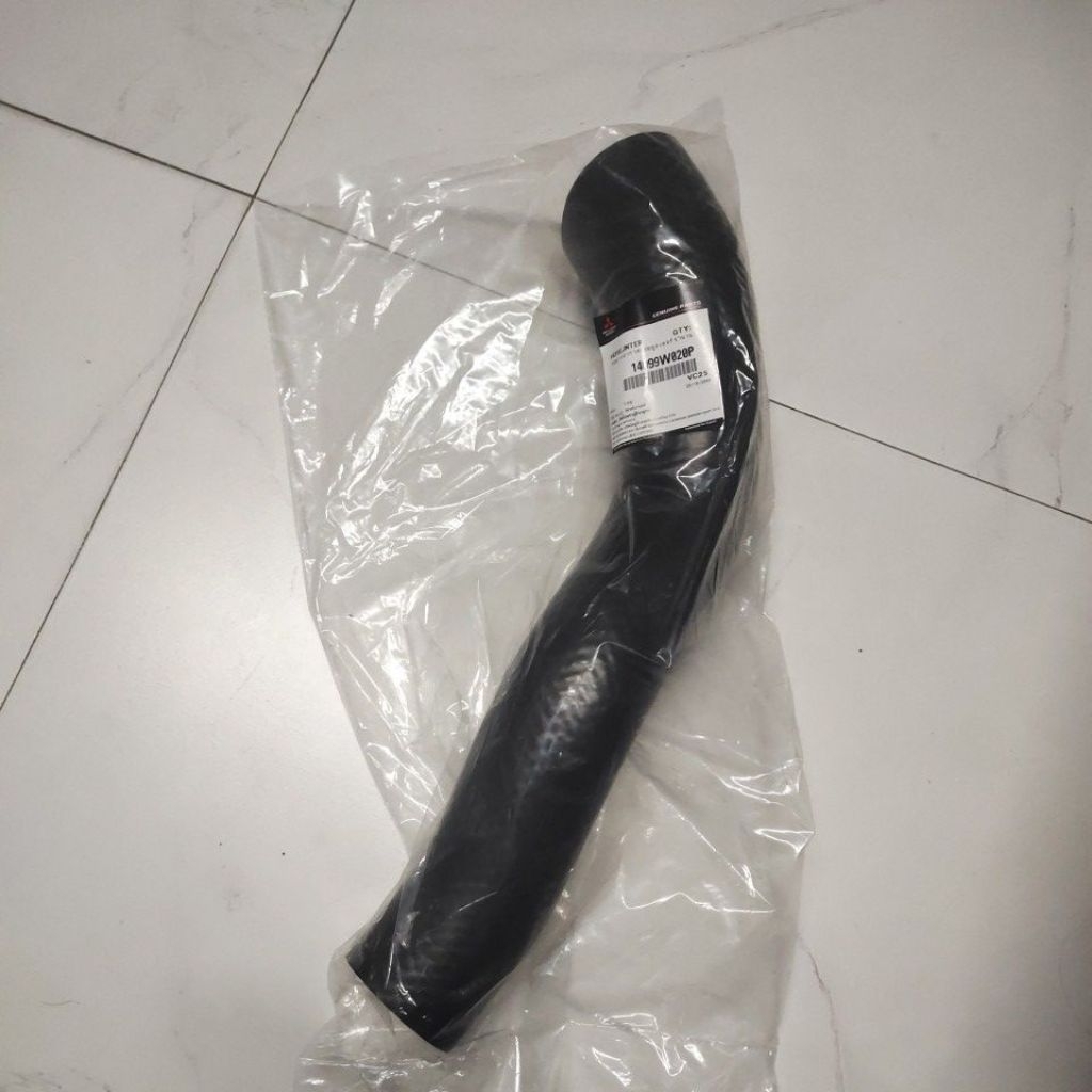 แท้ห้าง-ท่ออินเตอร์ Triton 2.5 เครื่องยนต์ 4D56 (ท่อเข้าลิ้นปีกผีเสื้อ)