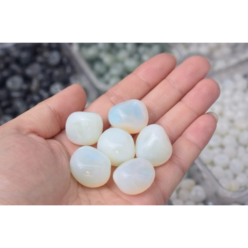 Opalite Tumbled Stones 18–22mm | White Opalite Polished หินโอปาไลท์ขัดมัน ขนาดประมาณ 18–22 มม.