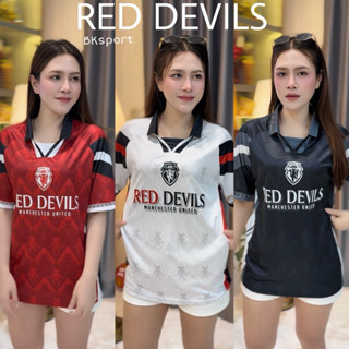 RED DEVILSเสื้อกีฬาพิมพ์ลายแมนยูคอปก (MU690121)สวมใส่ได้ทั้ง…