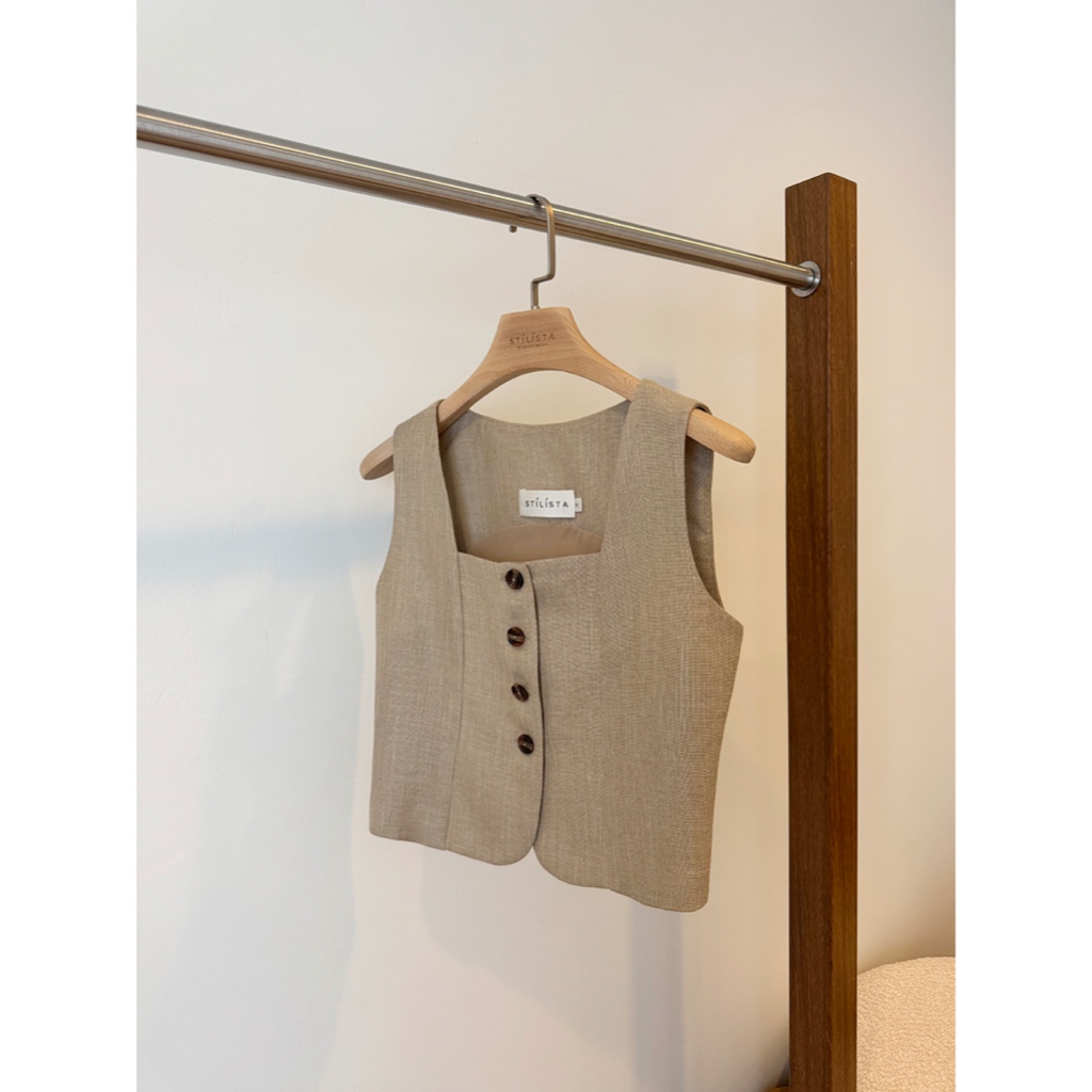 KELLY SQUARE NECK TOP - Stilista เสื้อกั๊กคอเหลี่ยม