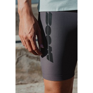 กางเกงรัดกล้าม กระเป๋าหลัง : สีเทา (ทรงผู้ชาย)