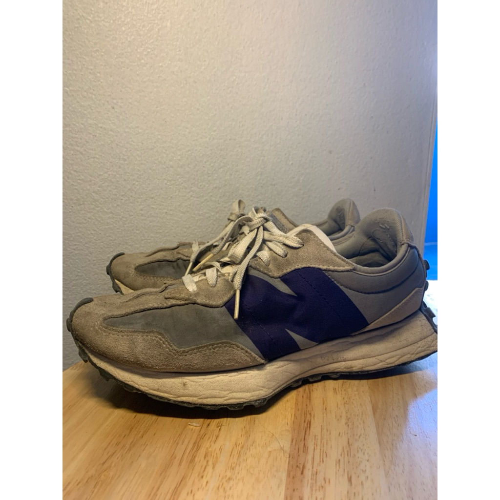 รองเท้า new balance 327 มือสอง ไซส์42.5 ยาว27cm