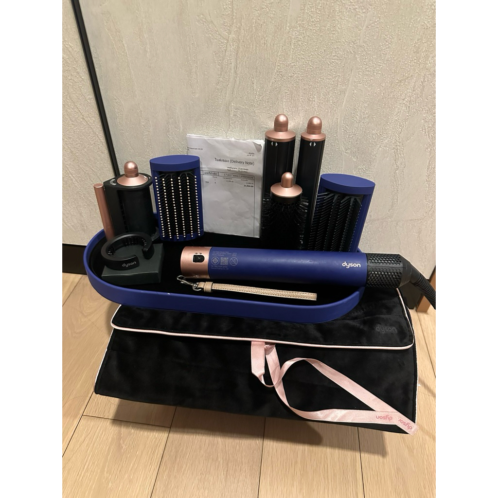 มือสอง  Dyson airwrap complete + velvet pouch Vinca Blue/Rose hs05