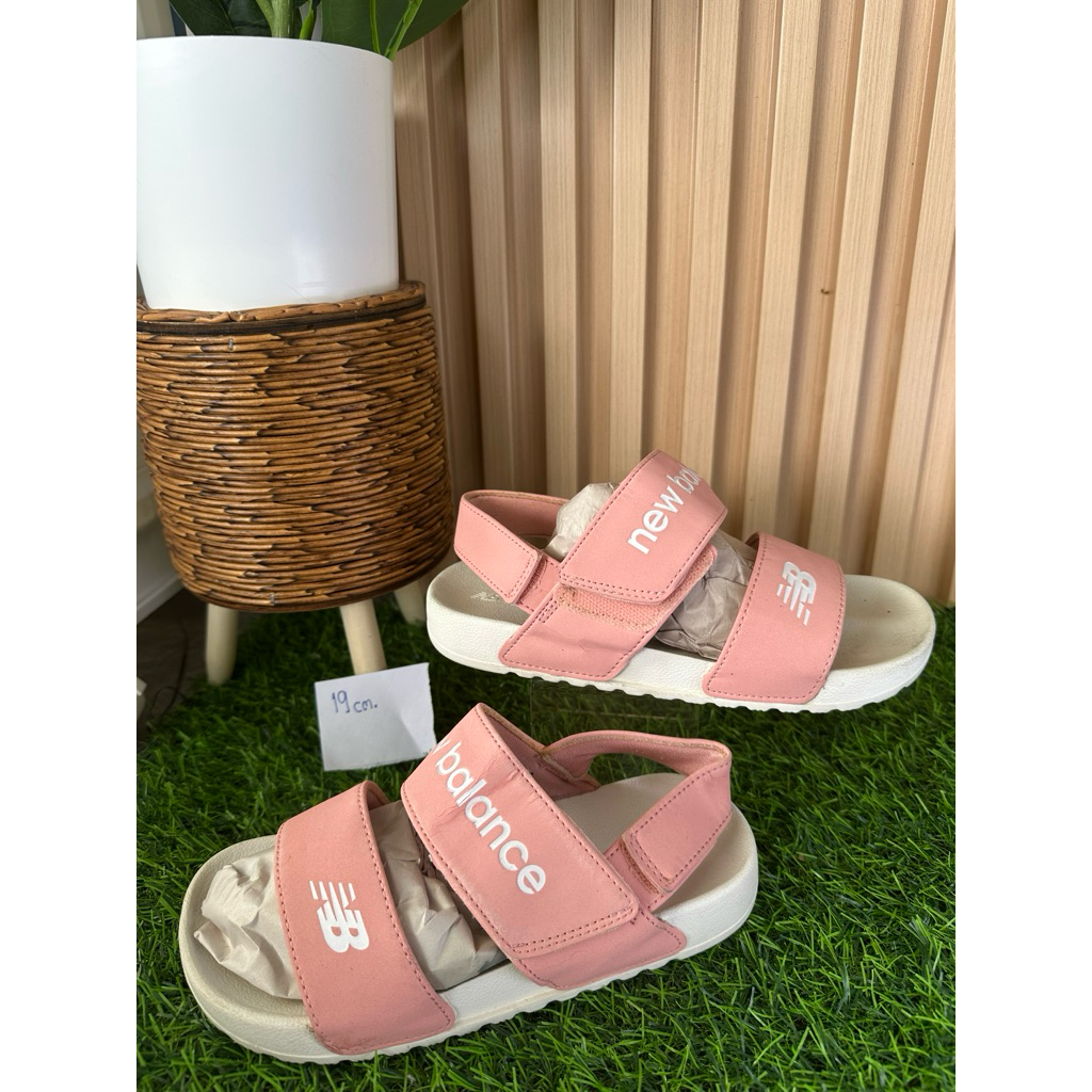 รองเท้า new balance 19 cm มือสองของแท้