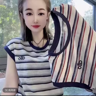 เสื้อยืดแขนสั้นคอกลมลายทางสำหรับผู้หญิง คอลเลคชั่นฤดูร้อนใหม่ปี 2026 ดีไซน์ทันสมัย ​​ปักลาย ทรงหลวม ช่วยให้ดูผอมเพรียว ส