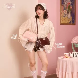 Amour Mini Bag กระเป๋าสะพายข้างและCrossbody หนังPU Premium มาพร้อมดีเทลลูกไม้สุดน่ารัก💌 asissy.club